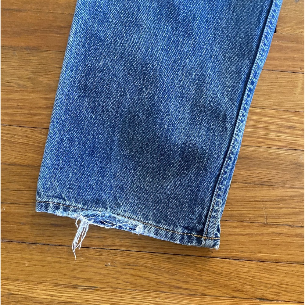VINCE. Jeans Mens 32x33 Medium Wash USA Made Straight Button Fly Distressed - Picture 4 of 14
